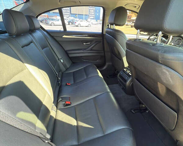 Белый БМВ 5 Серия, объемом двигателя 3 л и пробегом 173 тыс. км за 18000 $, фото 17 на Automoto.ua