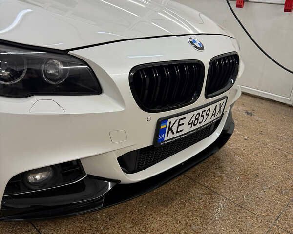 Белый БМВ 5 Серия, объемом двигателя 2.98 л и пробегом 190 тыс. км за 25500 $, фото 7 на Automoto.ua