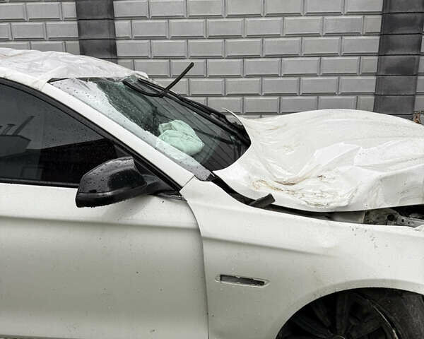 Белый БМВ 5 Серия, объемом двигателя 2 л и пробегом 155 тыс. км за 4800 $, фото 5 на Automoto.ua