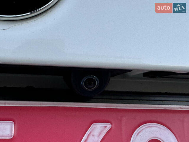 Белый БМВ 5 Серия, объемом двигателя 2 л и пробегом 161 тыс. км за 13650 $, фото 18 на Automoto.ua