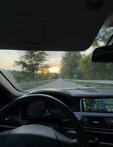 Білий БМВ 5 Серія, об'ємом двигуна 2 л та пробігом 305 тис. км за 12000 $, фото 2 на Automoto.ua