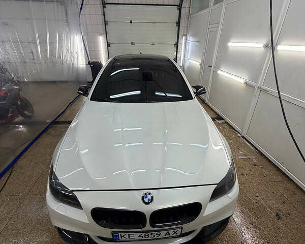 Белый БМВ 5 Серия, объемом двигателя 2.98 л и пробегом 190 тыс. км за 25500 $, фото 5 на Automoto.ua