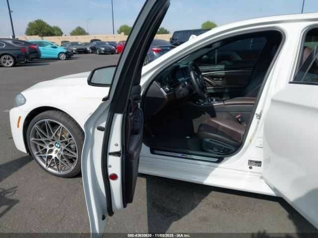 Білий БМВ 5 Серія, об'ємом двигуна 3 л та пробігом 108 тис. км за 4000 $, фото 6 на Automoto.ua