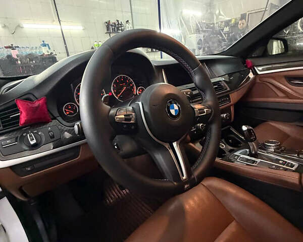 Белый БМВ 5 Серия, объемом двигателя 2.98 л и пробегом 190 тыс. км за 25500 $, фото 49 на Automoto.ua