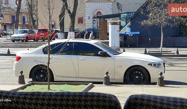 Белый БМВ 5 Серия, объемом двигателя 3 л и пробегом 117 тыс. км за 23000 $, фото 23 на Automoto.ua