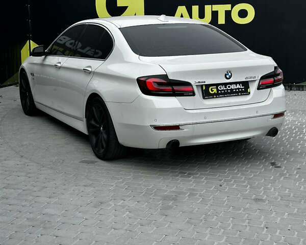 Белый БМВ 5 Серия, объемом двигателя 2.98 л и пробегом 157 тыс. км за 15900 $, фото 19 на Automoto.ua