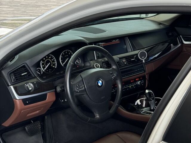 Белый БМВ 5 Серия, объемом двигателя 3 л и пробегом 224 тыс. км за 16600 $, фото 14 на Automoto.ua