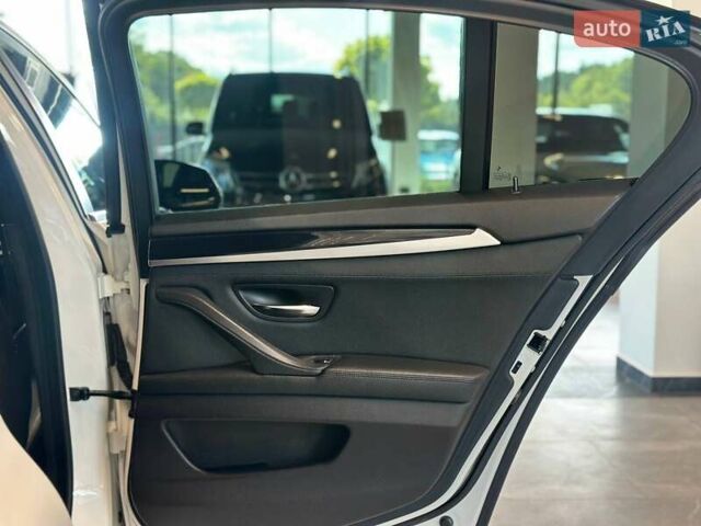 Білий БМВ 5 Серія, об'ємом двигуна 2 л та пробігом 114 тис. км за 17400 $, фото 36 на Automoto.ua