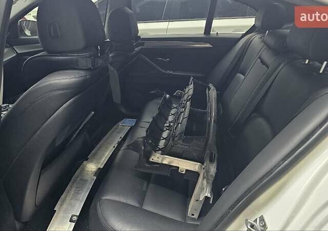 Белый БМВ 5 Серия, объемом двигателя 2 л и пробегом 161 тыс. км за 10250 $, фото 7 на Automoto.ua