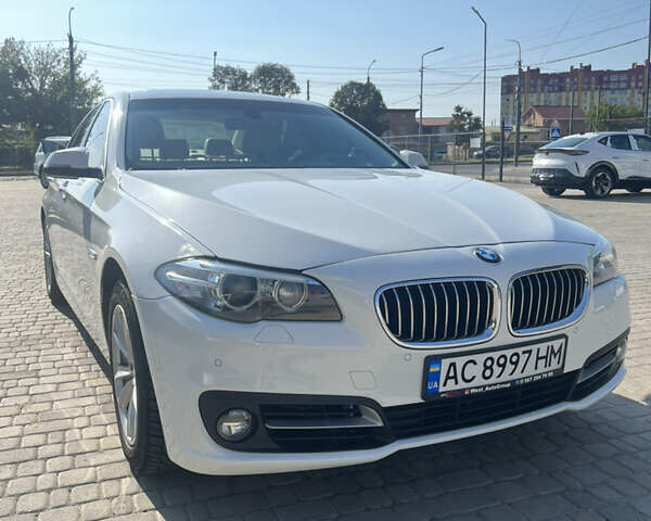 Белый БМВ 5 Серия, объемом двигателя 2 л и пробегом 202 тыс. км за 14000 $, фото 5 на Automoto.ua