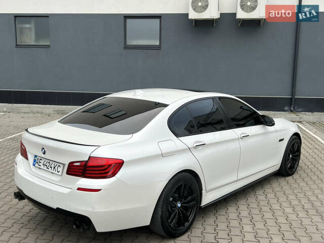 Белый БМВ 5 Серия, объемом двигателя 2 л и пробегом 165 тыс. км за 15500 $, фото 12 на Automoto.ua