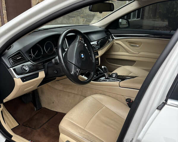 Белый БМВ 5 Серия, объемом двигателя 2 л и пробегом 178 тыс. км за 15300 $, фото 5 на Automoto.ua