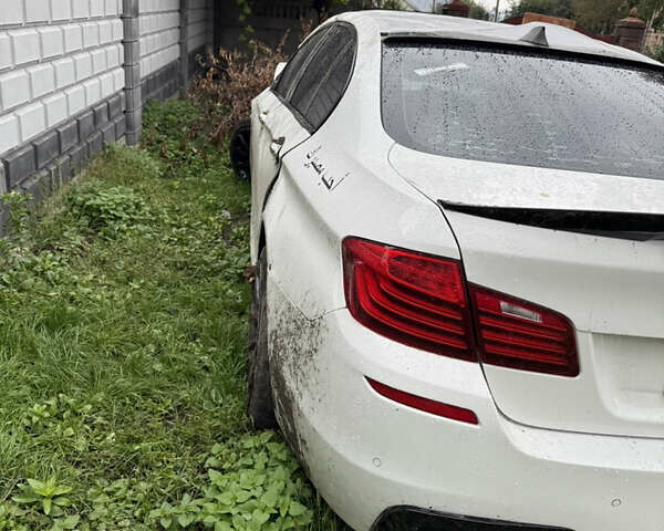 Белый БМВ 5 Серия, объемом двигателя 2 л и пробегом 155 тыс. км за 4800 $, фото 12 на Automoto.ua