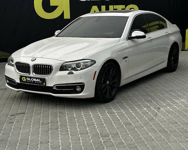 Белый БМВ 5 Серия, объемом двигателя 2.98 л и пробегом 157 тыс. км за 15900 $, фото 1 на Automoto.ua