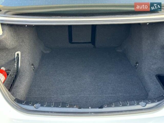 Белый БМВ 5 Серия, объемом двигателя 2 л и пробегом 250 тыс. км за 15500 $, фото 41 на Automoto.ua