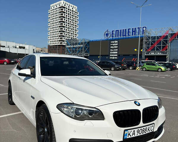 Белый БМВ 5 Серия, объемом двигателя 3 л и пробегом 173 тыс. км за 18000 $, фото 2 на Automoto.ua