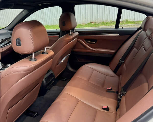 Белый БМВ 5 Серия, объемом двигателя 2 л и пробегом 106 тыс. км за 16000 $, фото 9 на Automoto.ua