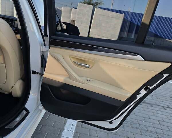 Белый БМВ 5 Серия, объемом двигателя 2 л и пробегом 120 тыс. км за 17200 $, фото 24 на Automoto.ua