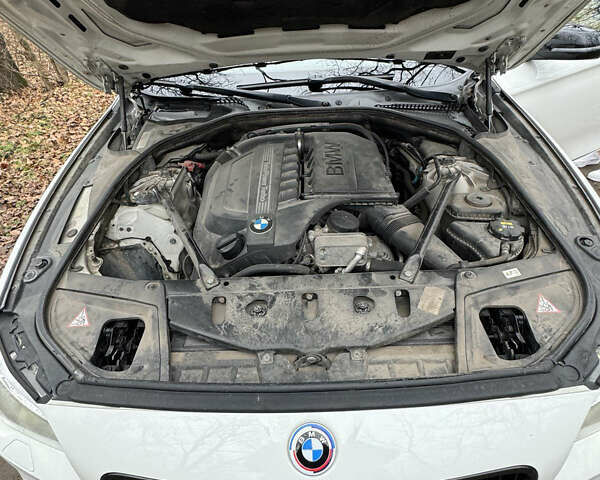 Белый БМВ 5 Серия, объемом двигателя 3 л и пробегом 144 тыс. км за 19000 $, фото 25 на Automoto.ua