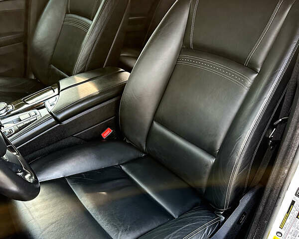 Білий БМВ 5 Серія, об'ємом двигуна 2 л та пробігом 150 тис. км за 16500 $, фото 36 на Automoto.ua