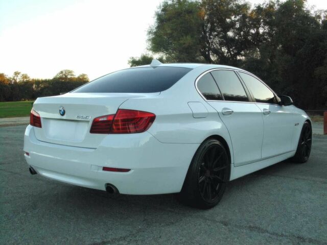 Білий БМВ 5 Серія, об'ємом двигуна 3 л та пробігом 77 тис. км за 10000 $, фото 2 на Automoto.ua