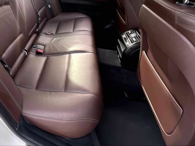 Білий БМВ 5 Серія, об'ємом двигуна 3 л та пробігом 75 тис. км за 4300 $, фото 9 на Automoto.ua