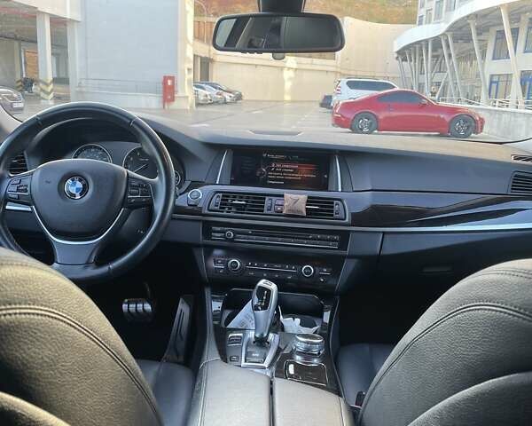 Білий БМВ 5 Серія, об'ємом двигуна 2 л та пробігом 125 тис. км за 18000 $, фото 8 на Automoto.ua