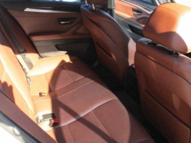 Белый БМВ 5 Серия, объемом двигателя 3 л и пробегом 74 тыс. км за 14500 $, фото 9 на Automoto.ua