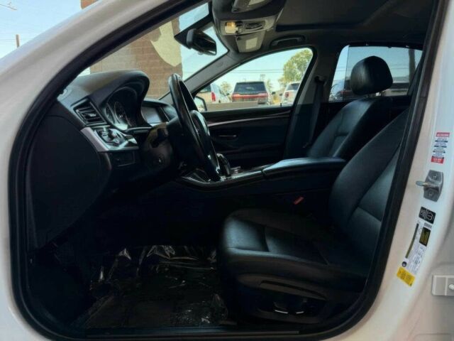 Белый БМВ 5 Серия, объемом двигателя 3 л и пробегом 80 тыс. км за 5800 $, фото 10 на Automoto.ua