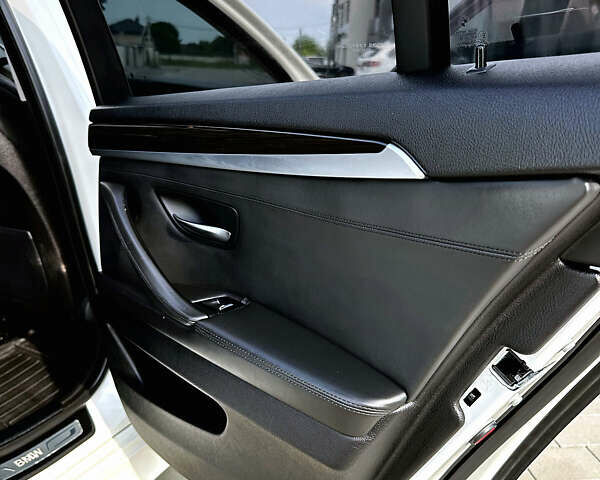 Білий БМВ 5 Серія, об'ємом двигуна 2 л та пробігом 150 тис. км за 16500 $, фото 48 на Automoto.ua