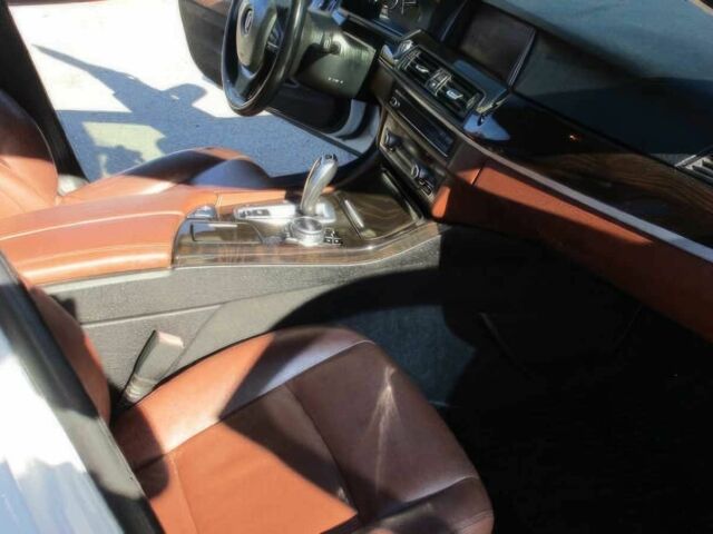 Белый БМВ 5 Серия, объемом двигателя 3 л и пробегом 74 тыс. км за 14500 $, фото 8 на Automoto.ua