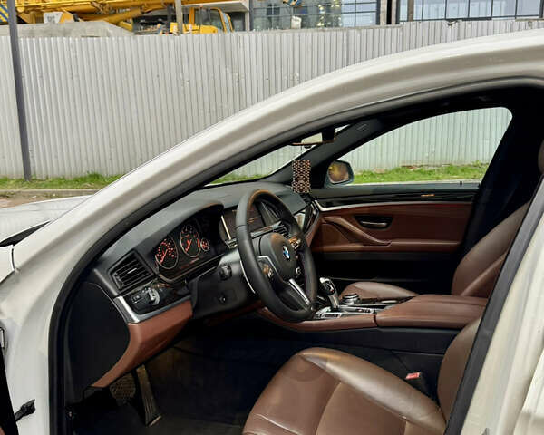 Белый БМВ 5 Серия, объемом двигателя 2 л и пробегом 106 тыс. км за 16000 $, фото 8 на Automoto.ua