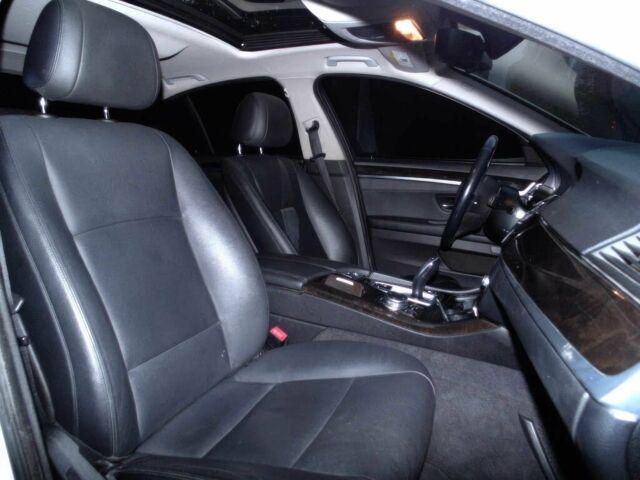 Білий БМВ 5 Серія, об'ємом двигуна 3 л та пробігом 77 тис. км за 3350 $, фото 9 на Automoto.ua