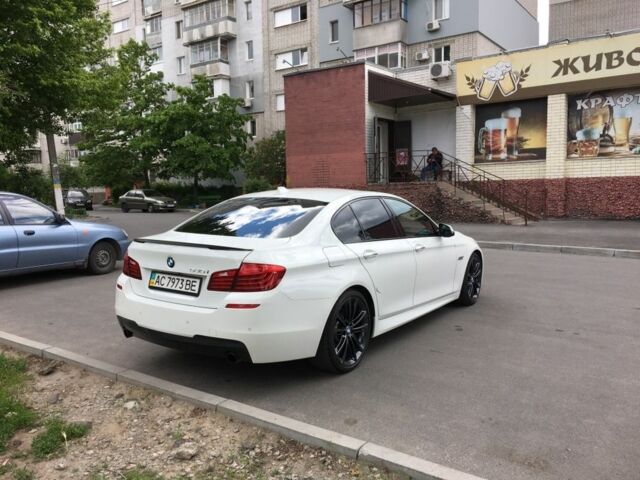 Белый БМВ 5 Серия, объемом двигателя 3 л и пробегом 180 тыс. км за 19600 $, фото 12 на Automoto.ua