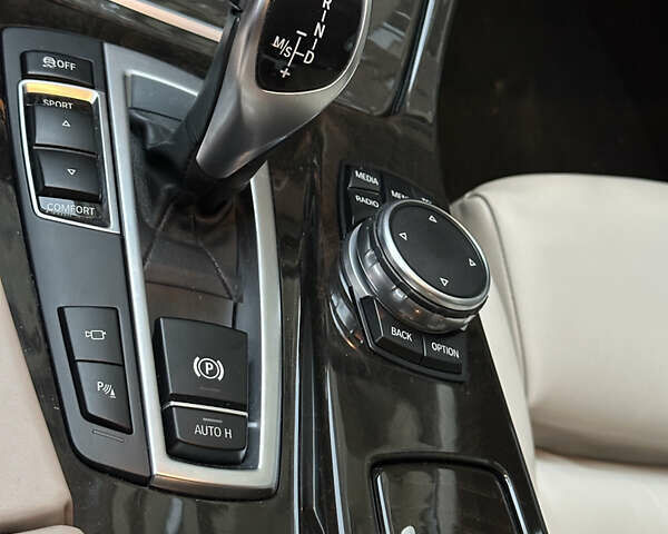 Белый БМВ 5 Серия, объемом двигателя 3 л и пробегом 84 тыс. км за 23500 $, фото 8 на Automoto.ua