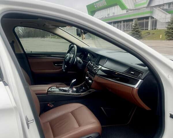 Білий БМВ 5 Серія, об'ємом двигуна 2 л та пробігом 149 тис. км за 16950 $, фото 14 на Automoto.ua