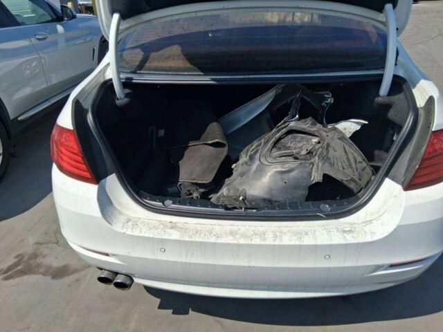 БМВ 5 Серия 2015 в Одессе на Automoto.ua Белый БМВ 5 Серия, объемом двигателя 2 л и пробегом 136 тыс. км за 9200 $, фото 4 на Automoto.ua