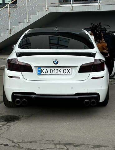 БМВ 5 Серия 2015 в Киеве на Automoto.ua Белый БМВ 5 Серия, объемом двигателя 2.98 л и пробегом 147 тыс. км за 17000 $, фото 8 на Automoto.ua