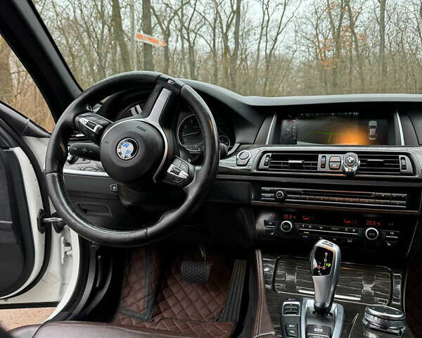 Белый БМВ 5 Серия, объемом двигателя 3 л и пробегом 144 тыс. км за 19000 $, фото 21 на Automoto.ua