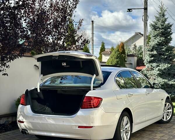 Білий БМВ 5 Серія, об'ємом двигуна 2 л та пробігом 208 тис. км за 14550 $, фото 24 на Automoto.ua