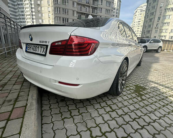 Білий БМВ 5 Серія, об'ємом двигуна 2 л та пробігом 195 тис. км за 14300 $, фото 4 на Automoto.ua