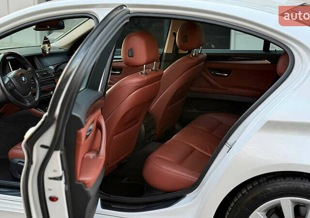 Белый БМВ 5 Серия, объемом двигателя 2.98 л и пробегом 220 тыс. км за 16000 $, фото 9 на Automoto.ua