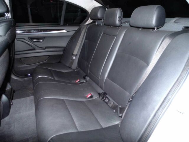 Білий БМВ 5 Серія, об'ємом двигуна 3 л та пробігом 77 тис. км за 3350 $, фото 12 на Automoto.ua