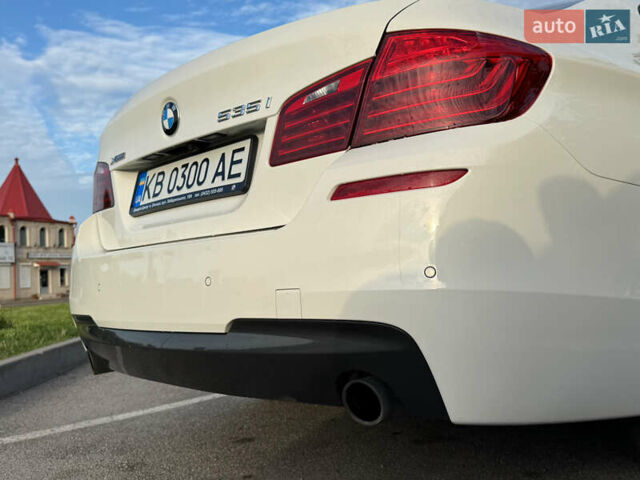 Белый БМВ 5 Серия, объемом двигателя 2.98 л и пробегом 128 тыс. км за 20699 $, фото 30 на Automoto.ua