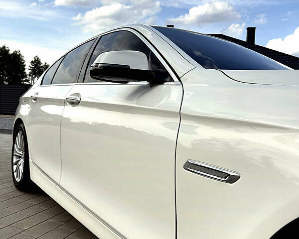 Білий БМВ 5 Серія, об'ємом двигуна 2 л та пробігом 150 тис. км за 15999 $, фото 12 на Automoto.ua