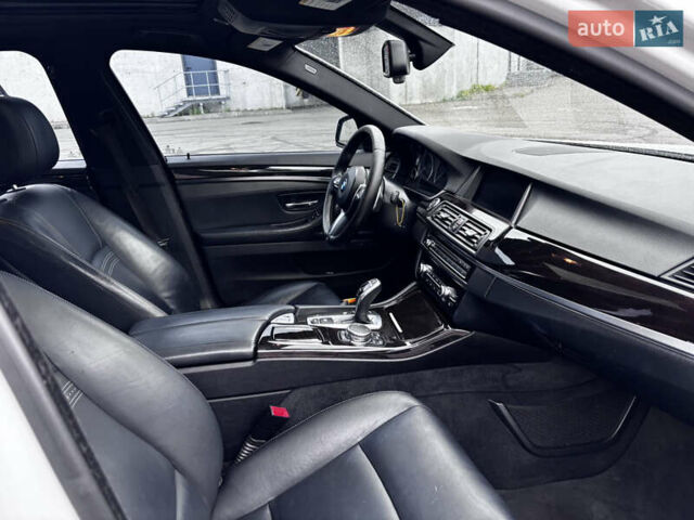 Білий БМВ 5 Серія, об'ємом двигуна 3 л та пробігом 117 тис. км за 22000 $, фото 9 на Automoto.ua