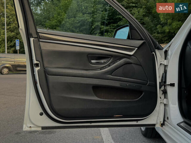 Белый БМВ 5 Серия, объемом двигателя 2.98 л и пробегом 128 тыс. км за 20699 $, фото 8 на Automoto.ua