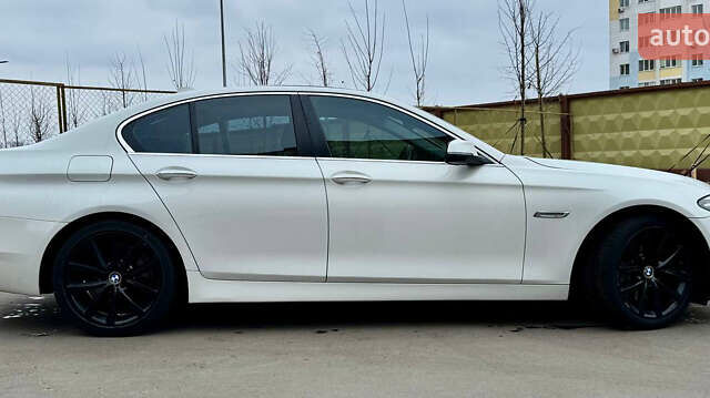 Белый БМВ 5 Серия, объемом двигателя 2.98 л и пробегом 196 тыс. км за 13000 $, фото 3 на Automoto.ua