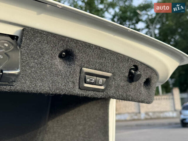 Белый БМВ 5 Серия, объемом двигателя 2.98 л и пробегом 128 тыс. км за 20699 $, фото 24 на Automoto.ua