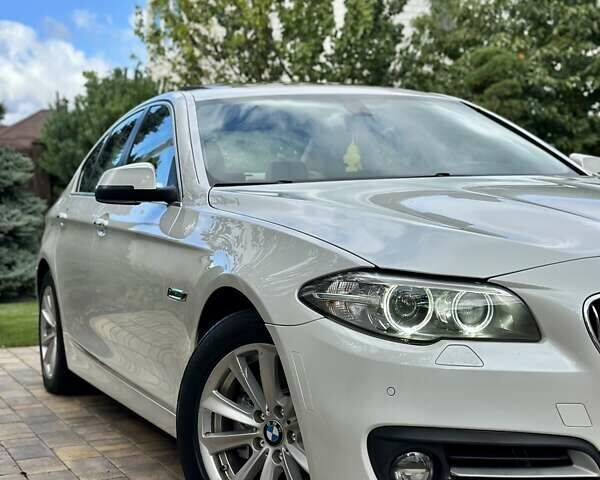 Білий БМВ 5 Серія, об'ємом двигуна 2 л та пробігом 208 тис. км за 14550 $, фото 11 на Automoto.ua